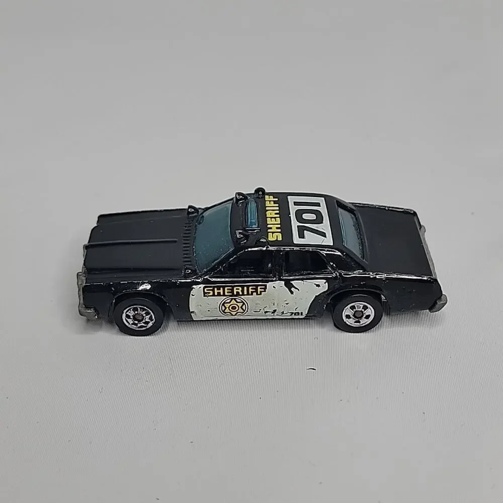 Hot Wheels 1977 Dodge Monaco Sheriff Police Car 1:64 Diecast